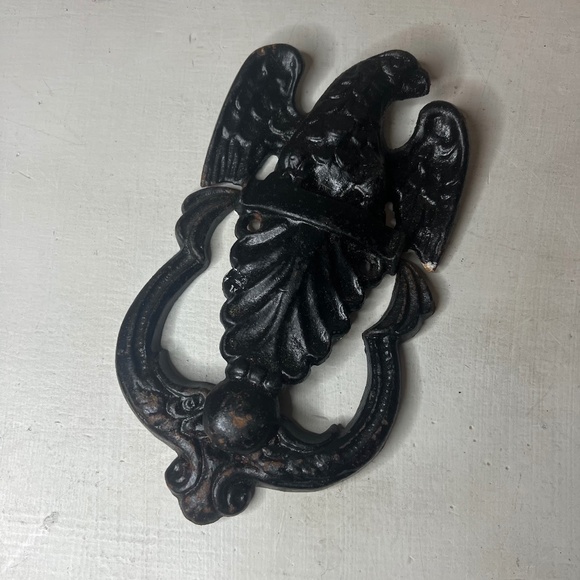 Vintage American Bald Eagle Door Knocker Black Cast Iron Patriotic Decor - Picture 1 of 5